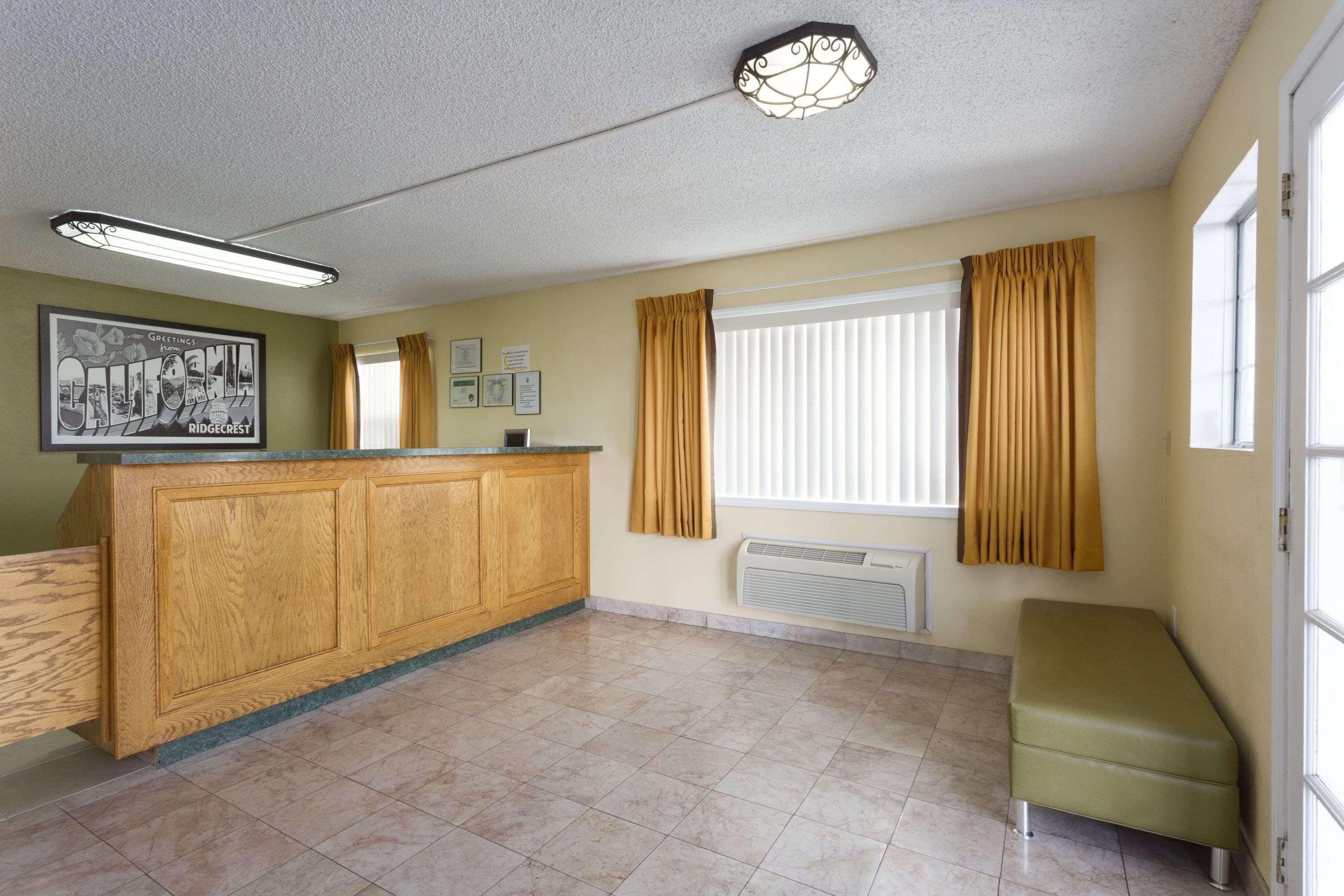 Super 8 By Wyndham Ridgecrest Motel Exterior photo